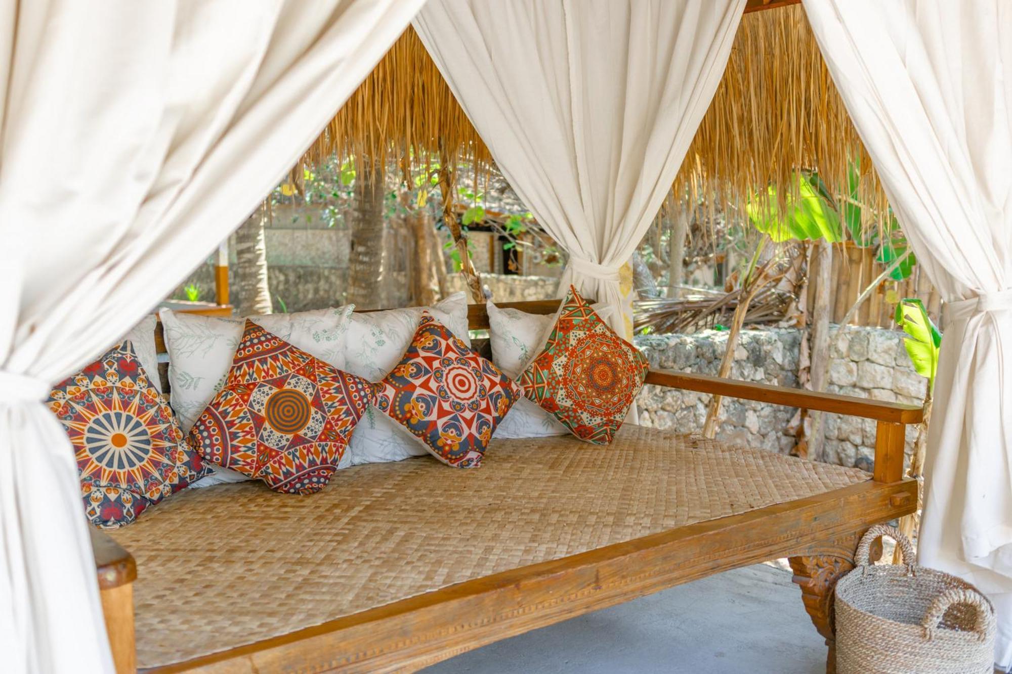 Golden Garuda Cottages Polilit Esterno foto